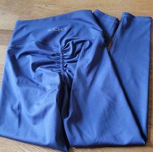 Echt Scrunch Butt Capris